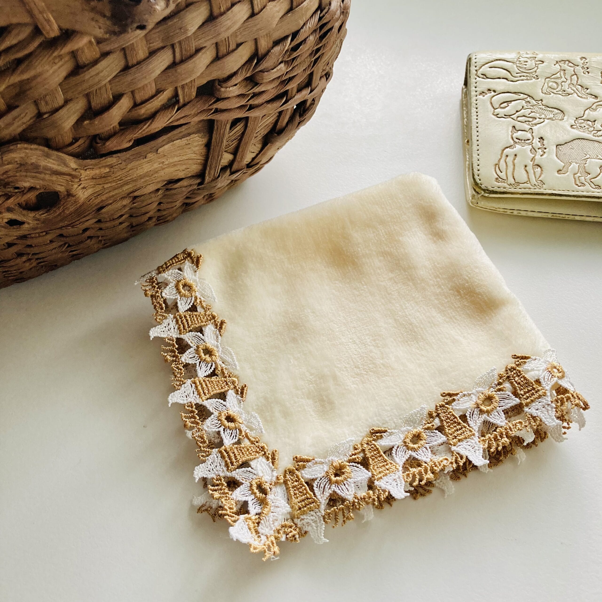 近沢レース店】新作タオルハンカチが可愛い♡ | LEE