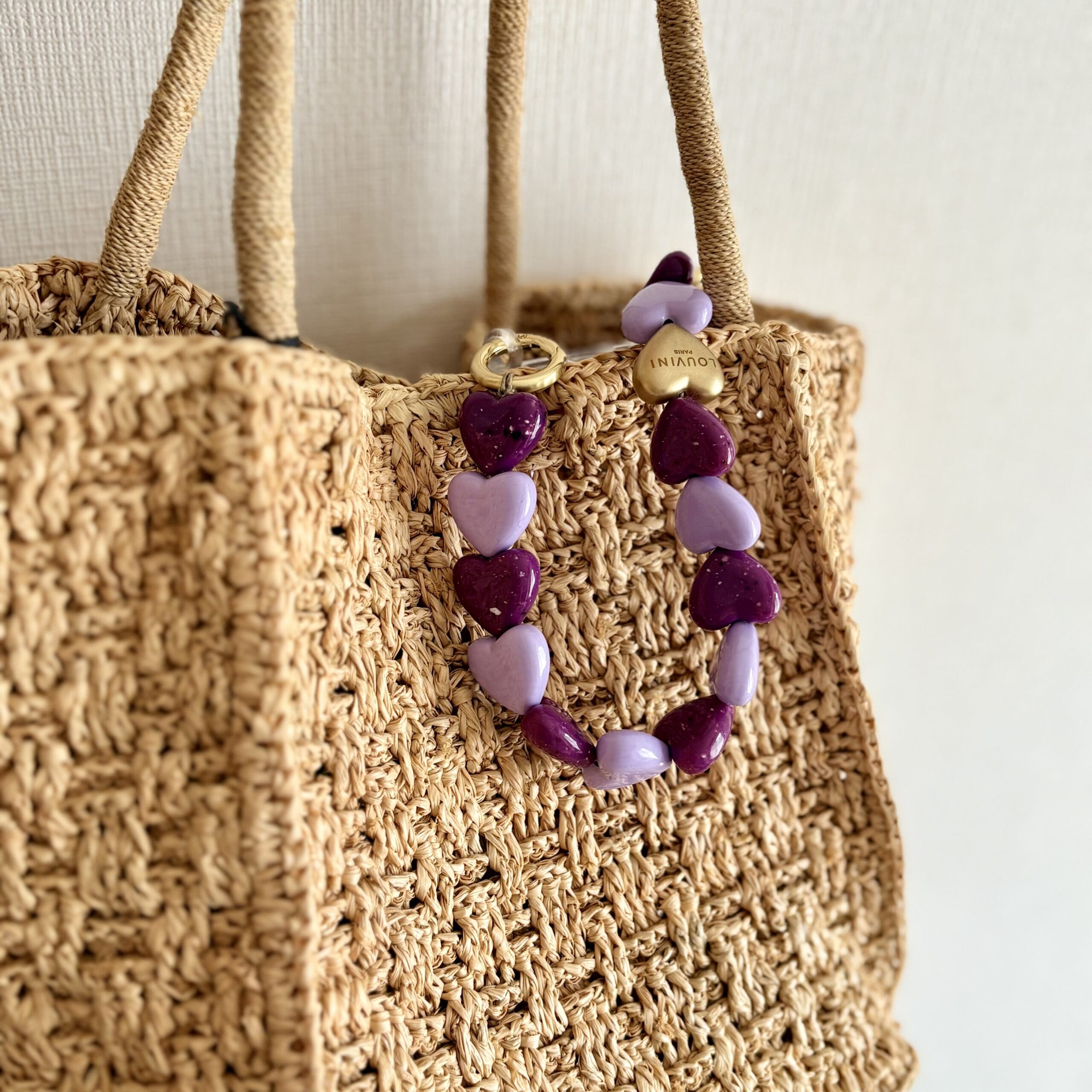 LOUVINI PARIS/ルヴィニ パリ】スマホにハートのハンドストラップを