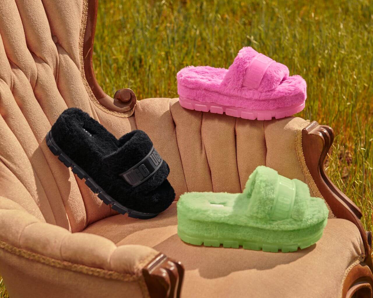 UGG®︎】秋冬まで活躍するサンダルを発見！ ファー×厚底クリアソールの