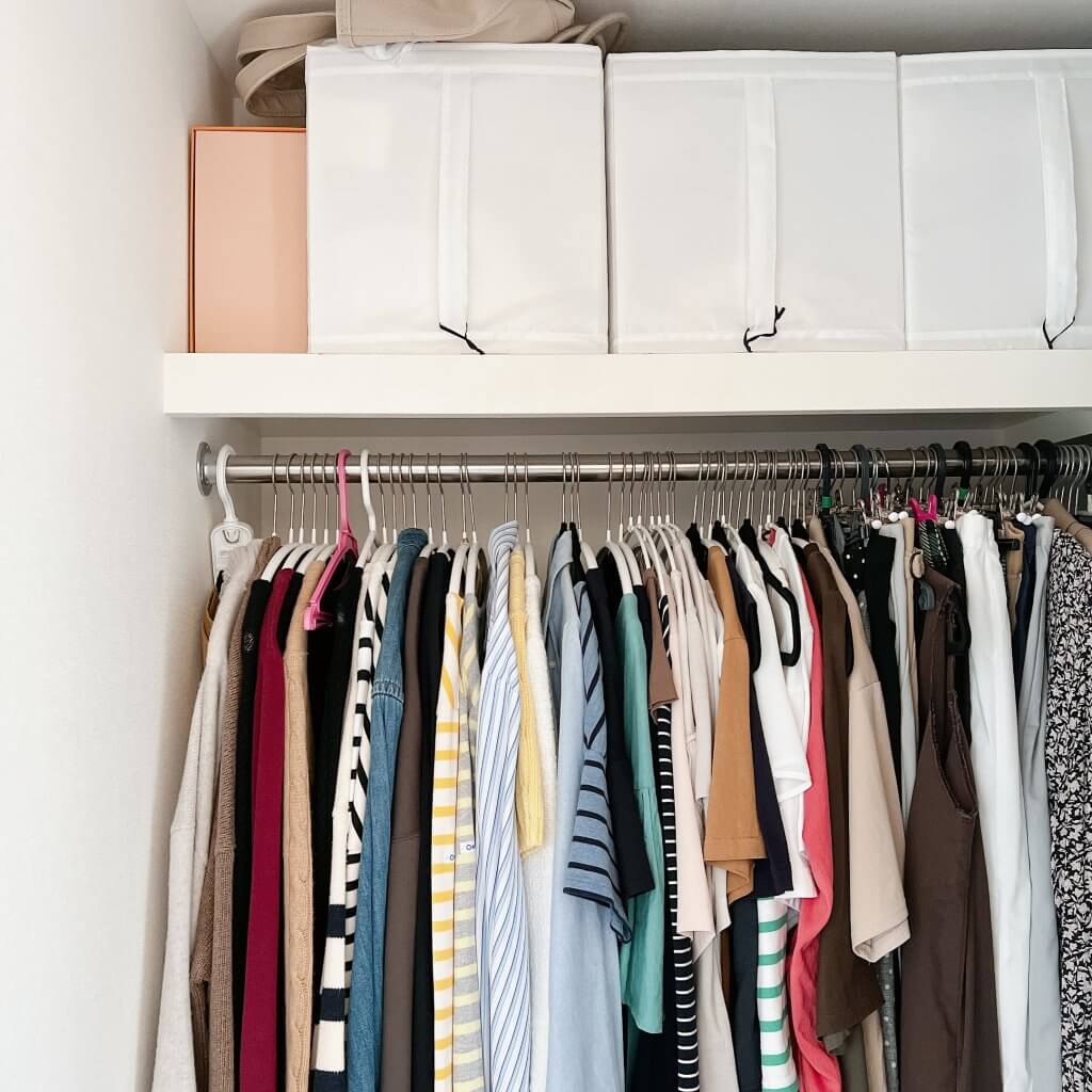 見た目スッキリ◎クローゼット収納の見直し | LEE