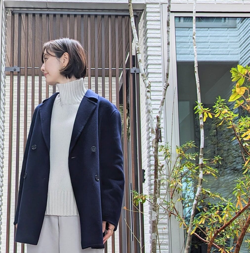 お値段以上！ユニクロのショートコートできれいめ通勤コーデ | LEE