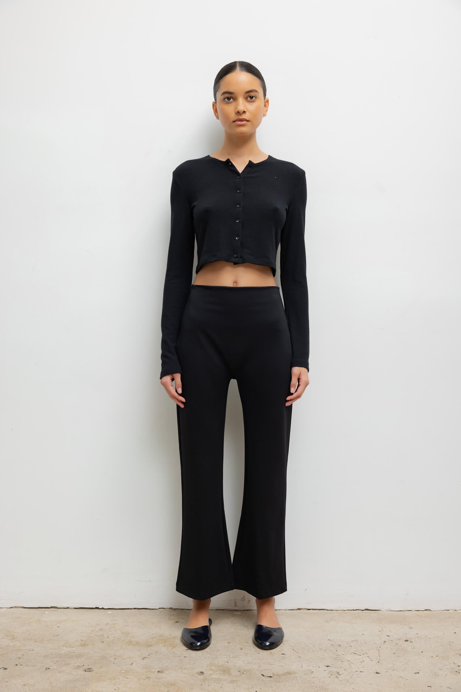 LESET Lauren Crop Cardigan II in Black in Jersey