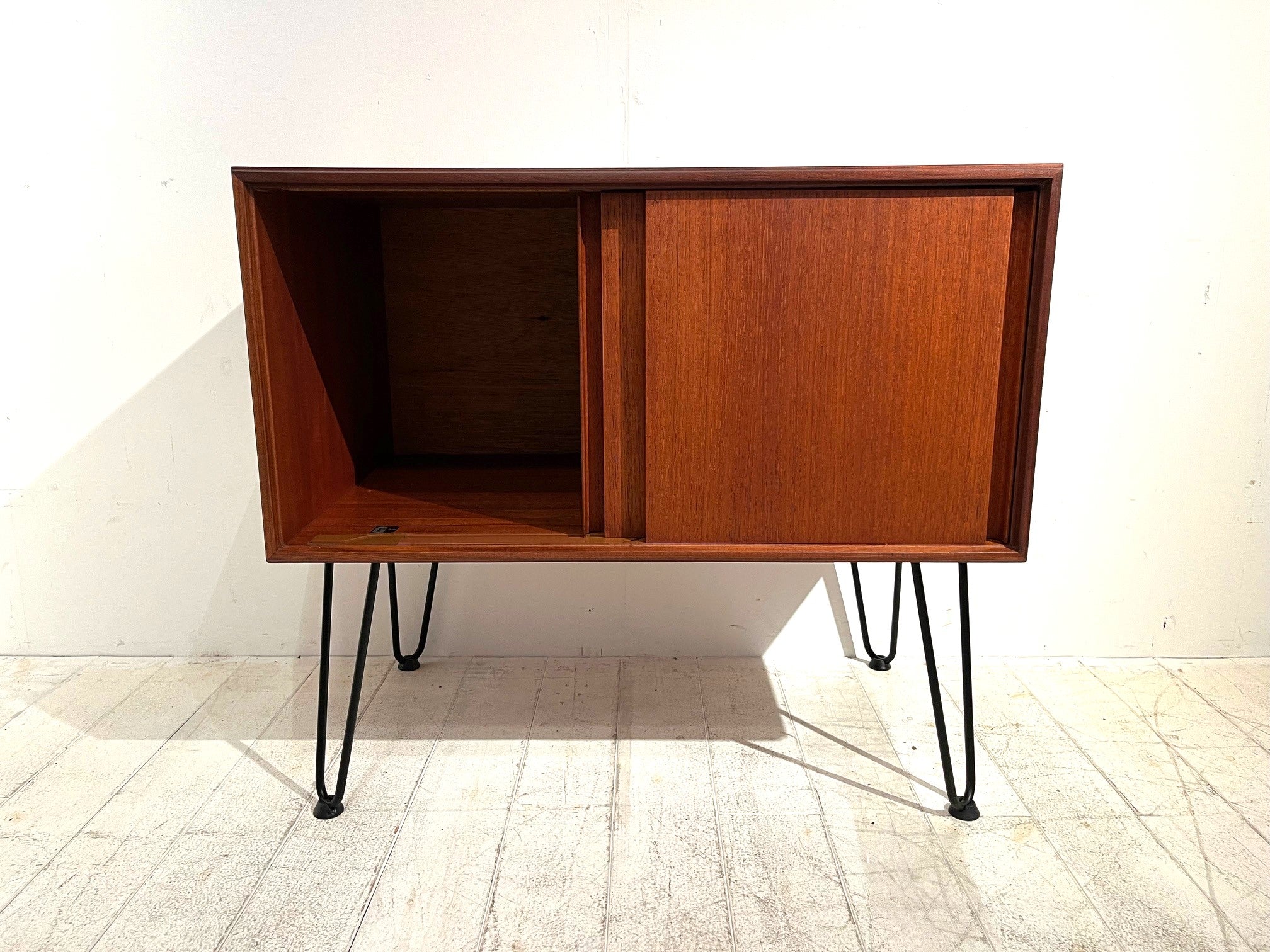 北欧ビンテージ家具Lewis(ルイス) |東京・目黒・吉祥寺|キャビネット