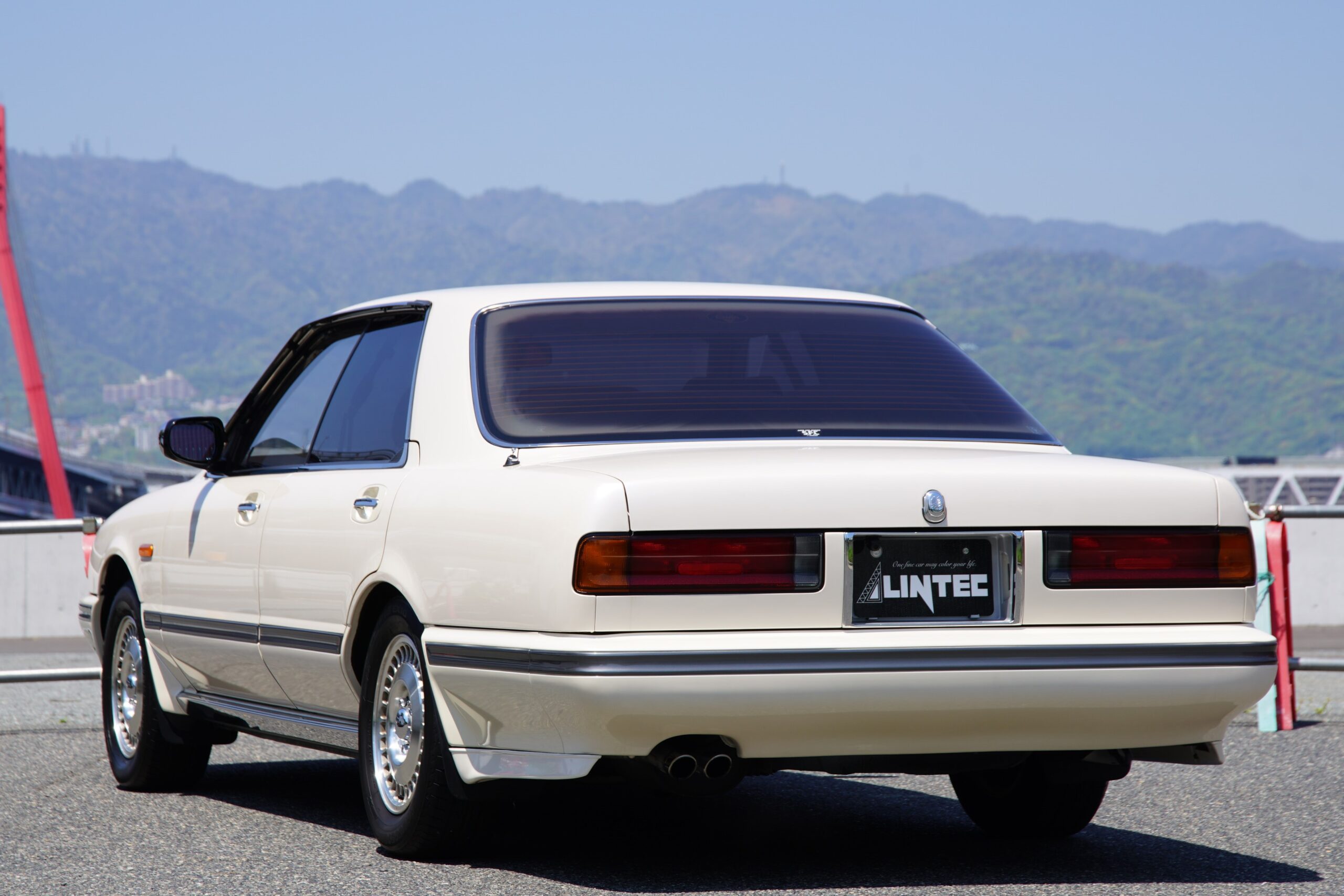 日産 シーマ3.0 タイプII リミテッド エアサスペンション R3面スモーク