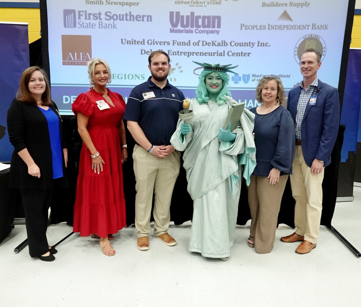 Wills Valley Elementary School Meet Mr. Palmer™ and Libby Liberty