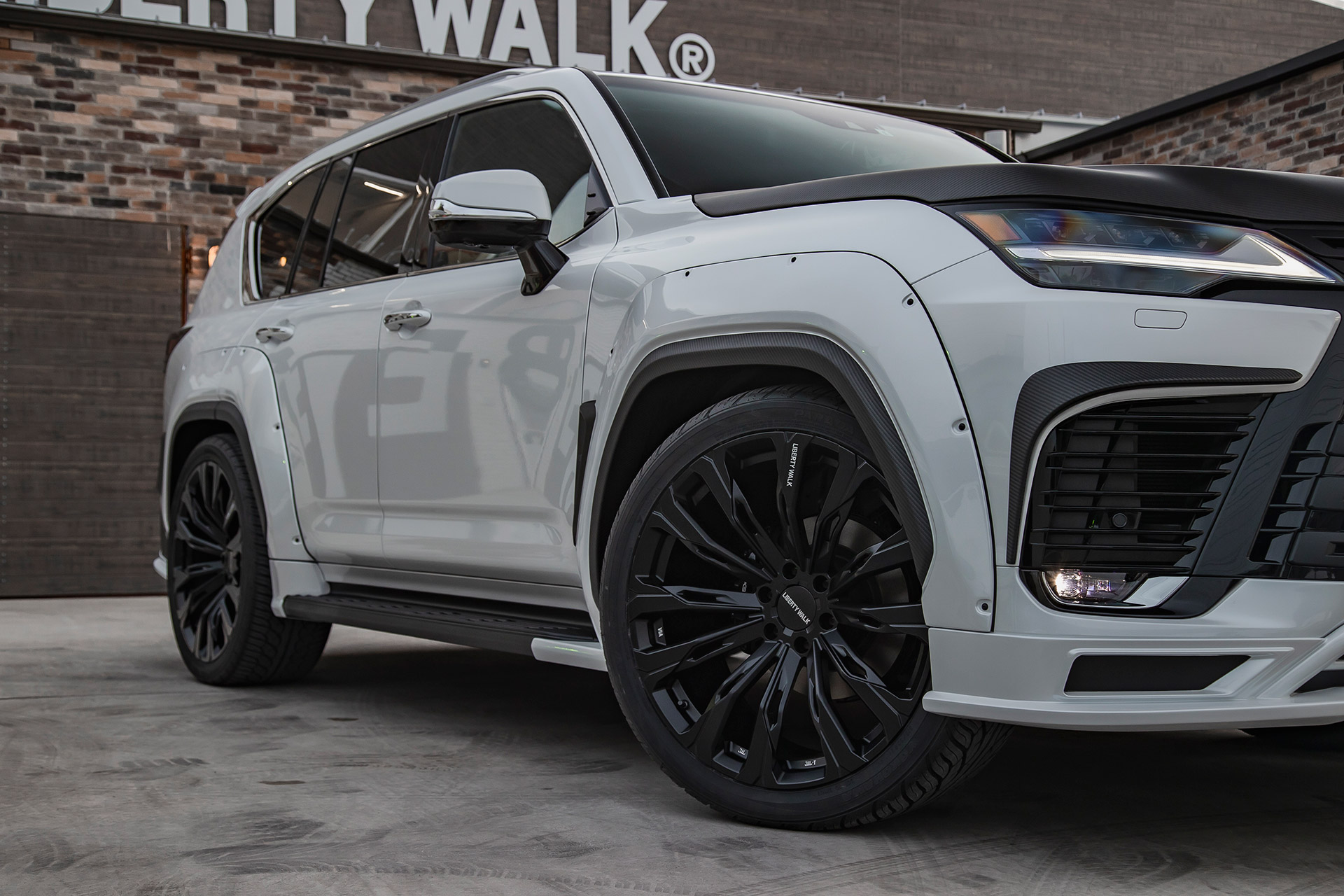 LB-WORKS LEXUS LX600 - LIBERTY WALK | リバティーウォーク