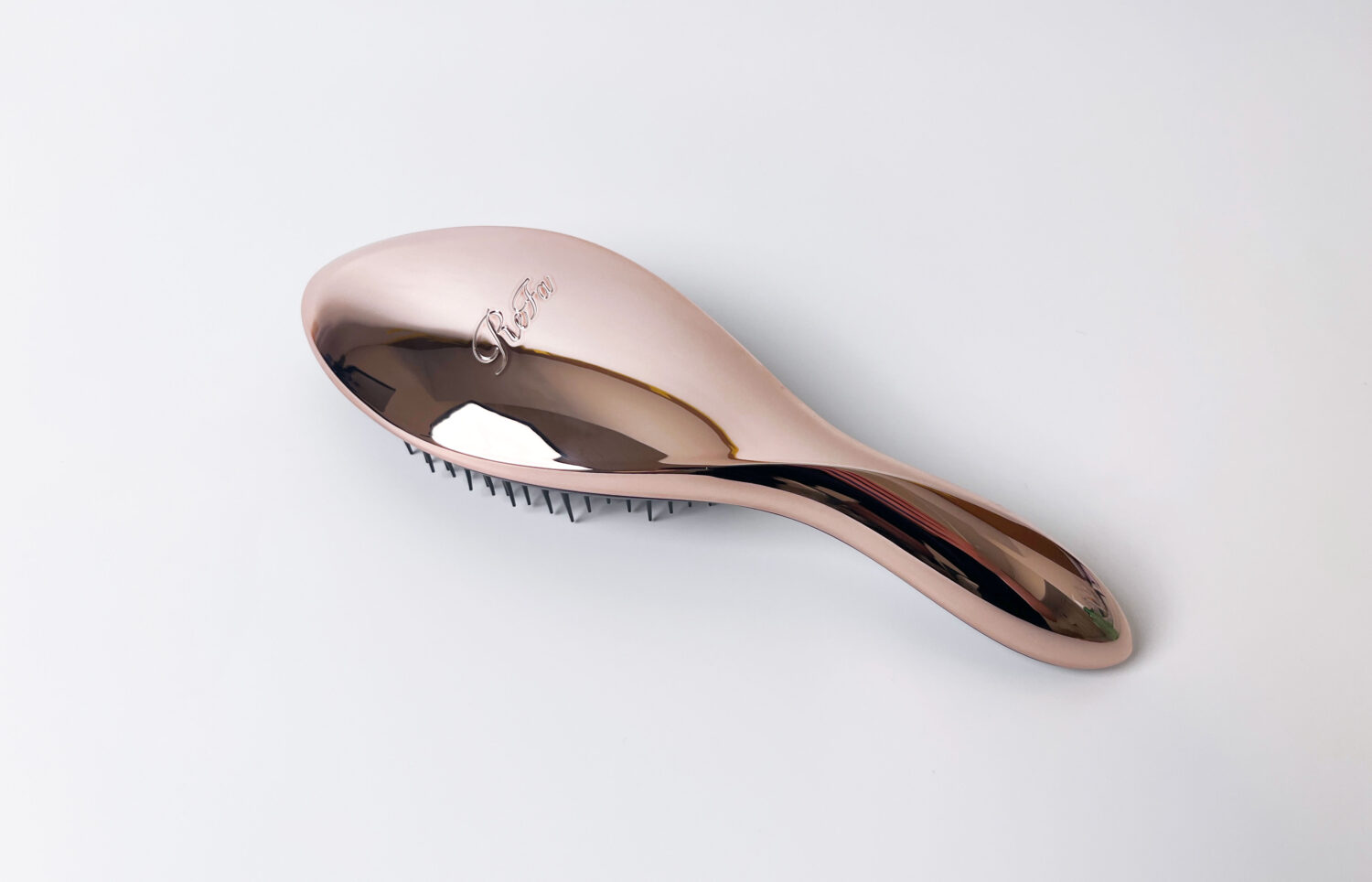 美容師レビュー】リファエールブラシの効果や使い方を口コミ評価