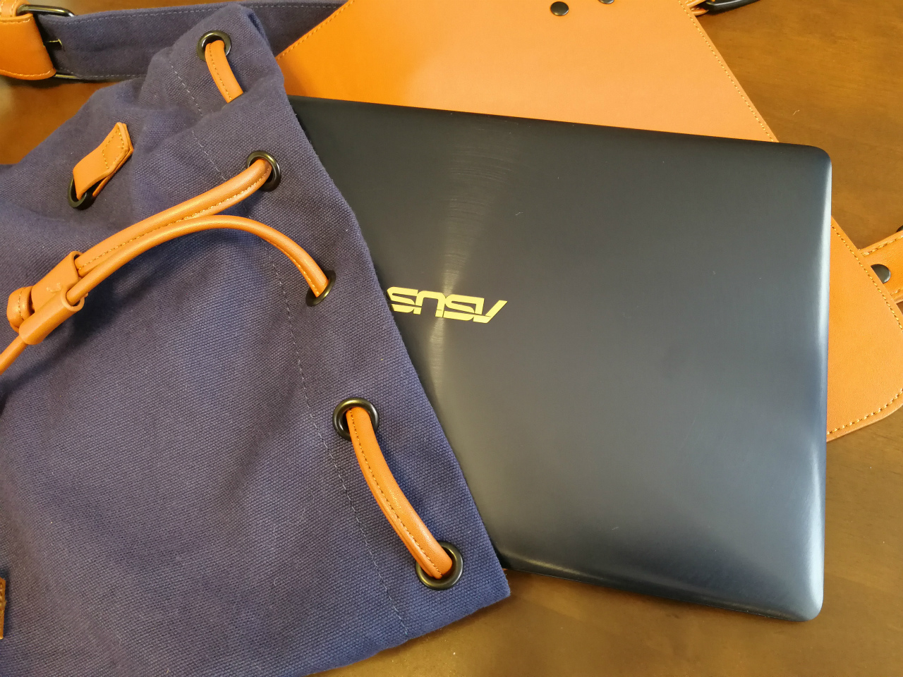 日用品] ASUS ZenBook 3 UX390UAレビュー。5日目。薄さと軽さの中に