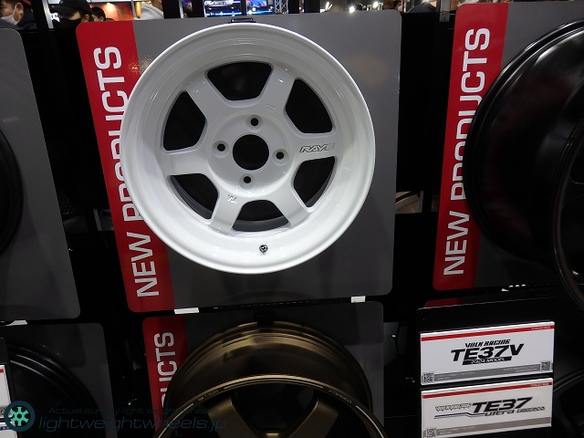 RAYS TE37Vに、初の14インチ限定モデル「TE37V 2324 MODEL」を発売