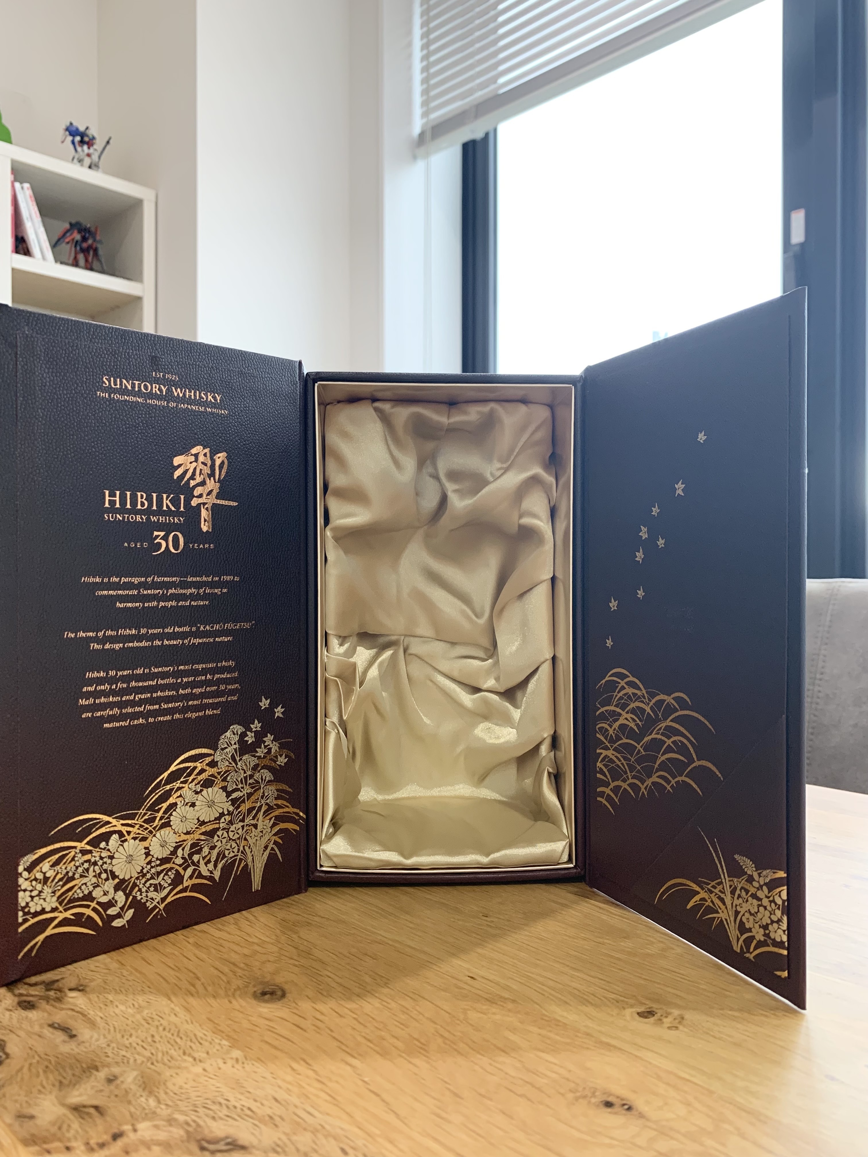 響30年花鳥風月 意匠ボトル ウイスキー | お酒買取専門店リカー999