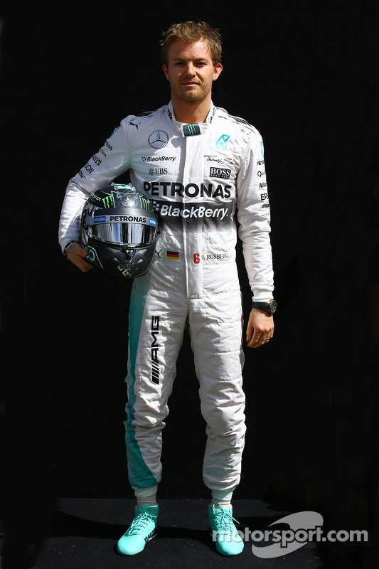 ニコ・ロズベルグ（メルセデス）： F1レーシングスーツとヘルメット