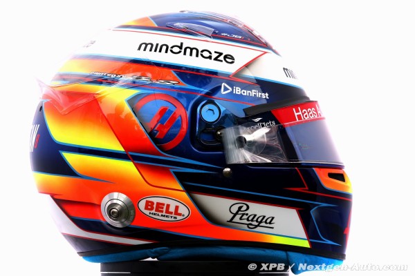 ロマン・グロージャン ヘルメット写真 レーシングスーツ写真 2020年F1