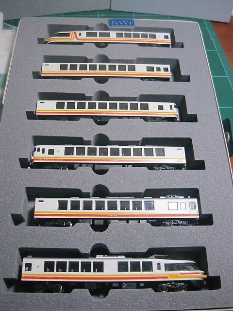 やっと陽の目？ 我が家に来てから7~8年？？ KATO 165系 PEA