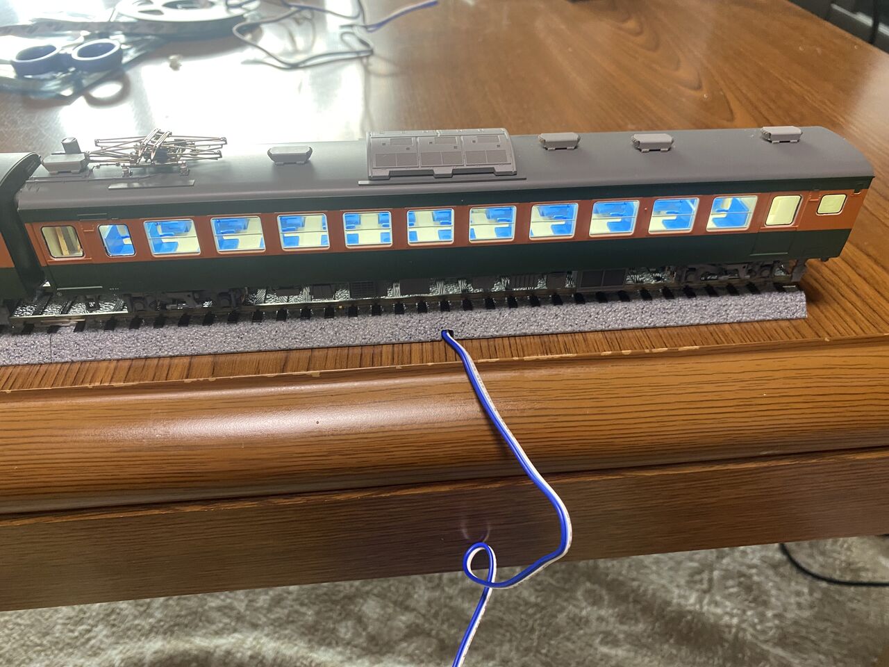 KATO HO 165系東海仕様に仕立てる その4（自作LED室内灯） : 鉄道模型