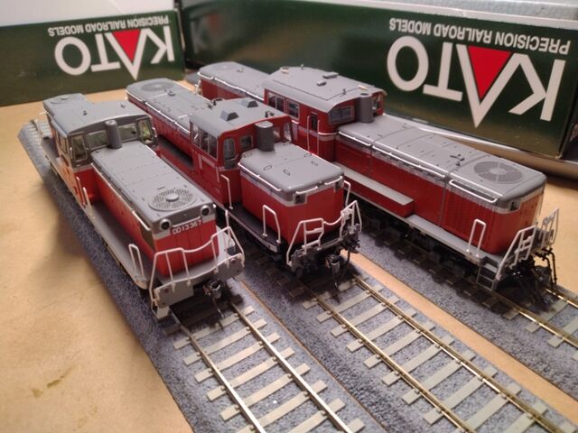 トラムウェイ HO DD13 ディーゼル機関車その他 : クローゼットの中の