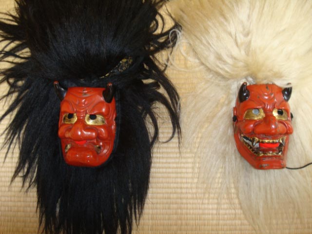 佐渡の画廊20：オンデコ面 : 佐渡広場