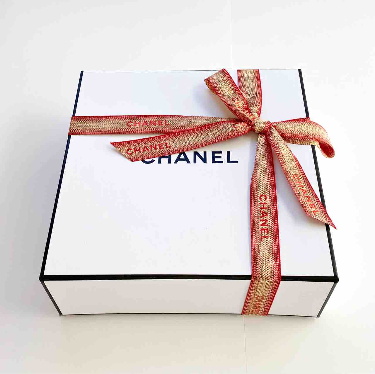 CHANELホリデー2022有料BOXラッピングはどんな感じ？【写真10枚以上