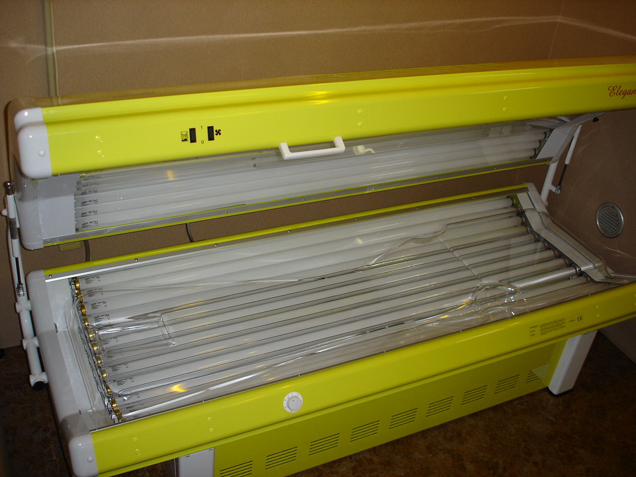 日焼けマシーン 顔焼き NEOTAN-A90 : 家庭用 日焼けマシン 【美品