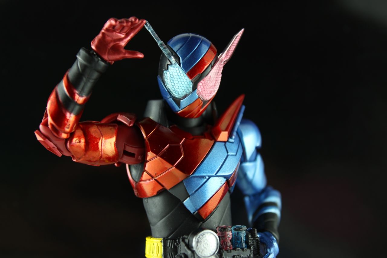 レビュー】S.H.フィギュアーツ 仮面ライダービルド ラビットタンク