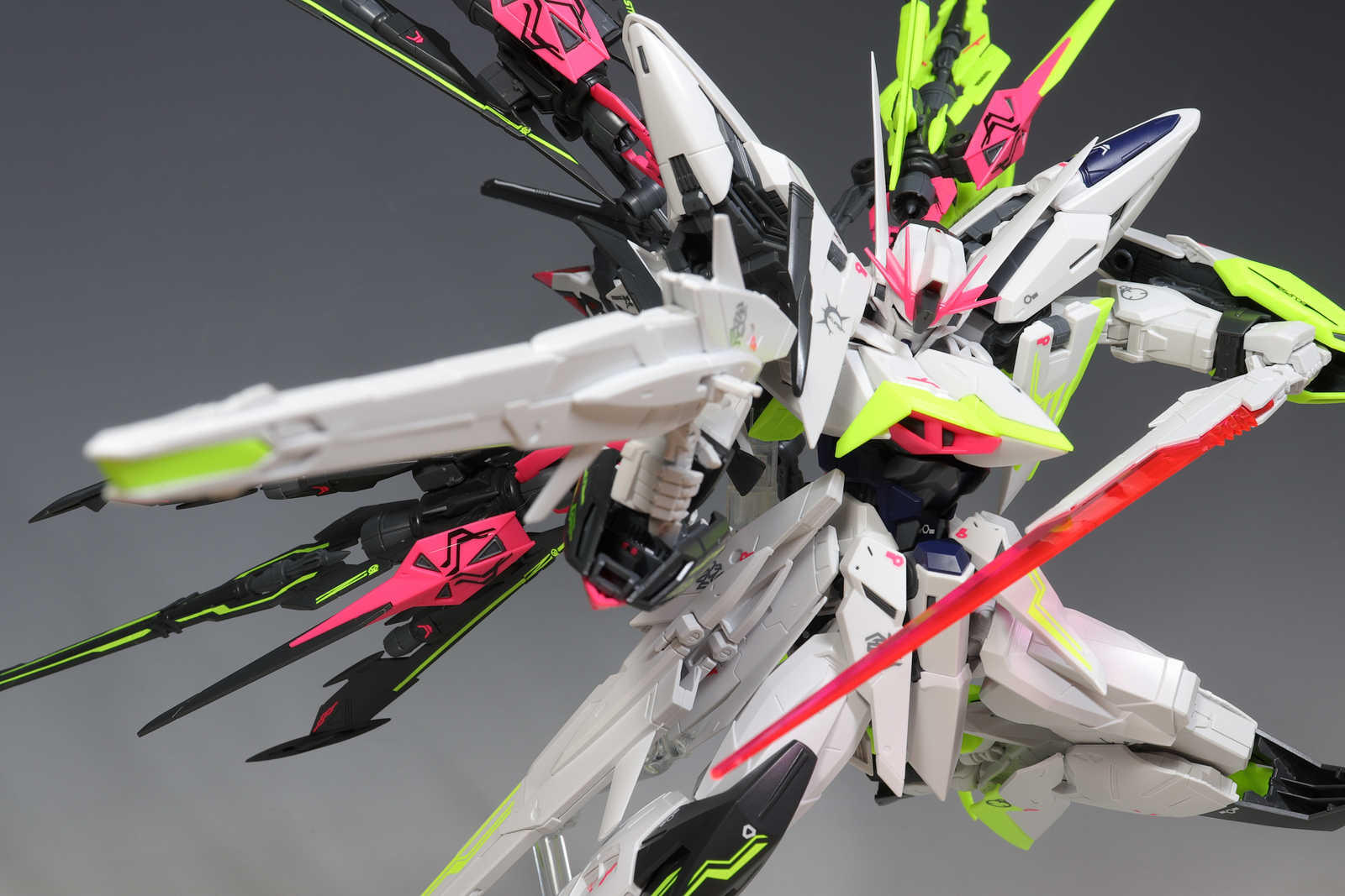 MG エクリプスガンダム ＋ マニューバストライカー ［サイバライズド