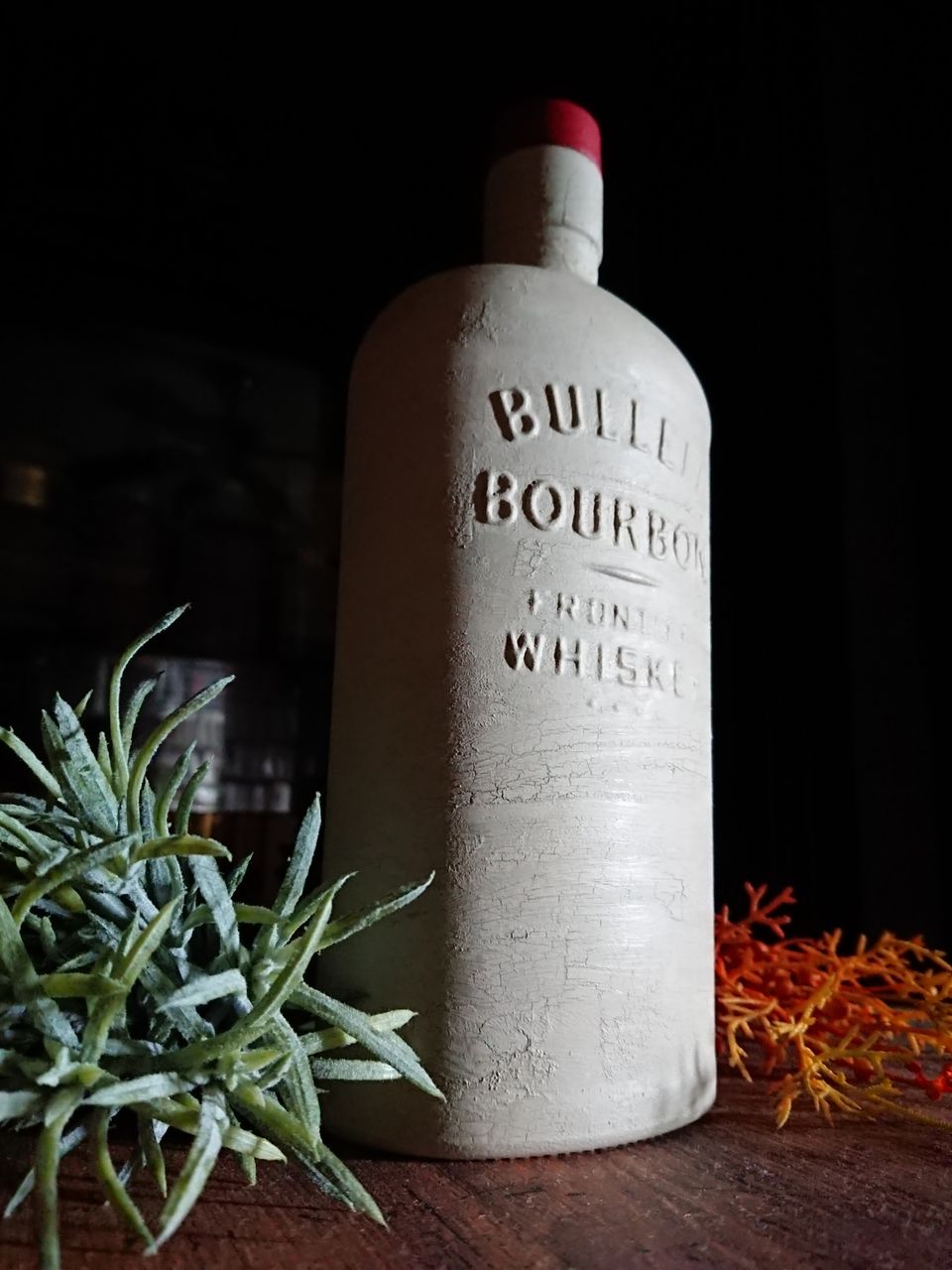 ウィスキーの空き瓶を活用したインテリア ブレットバーボン バター