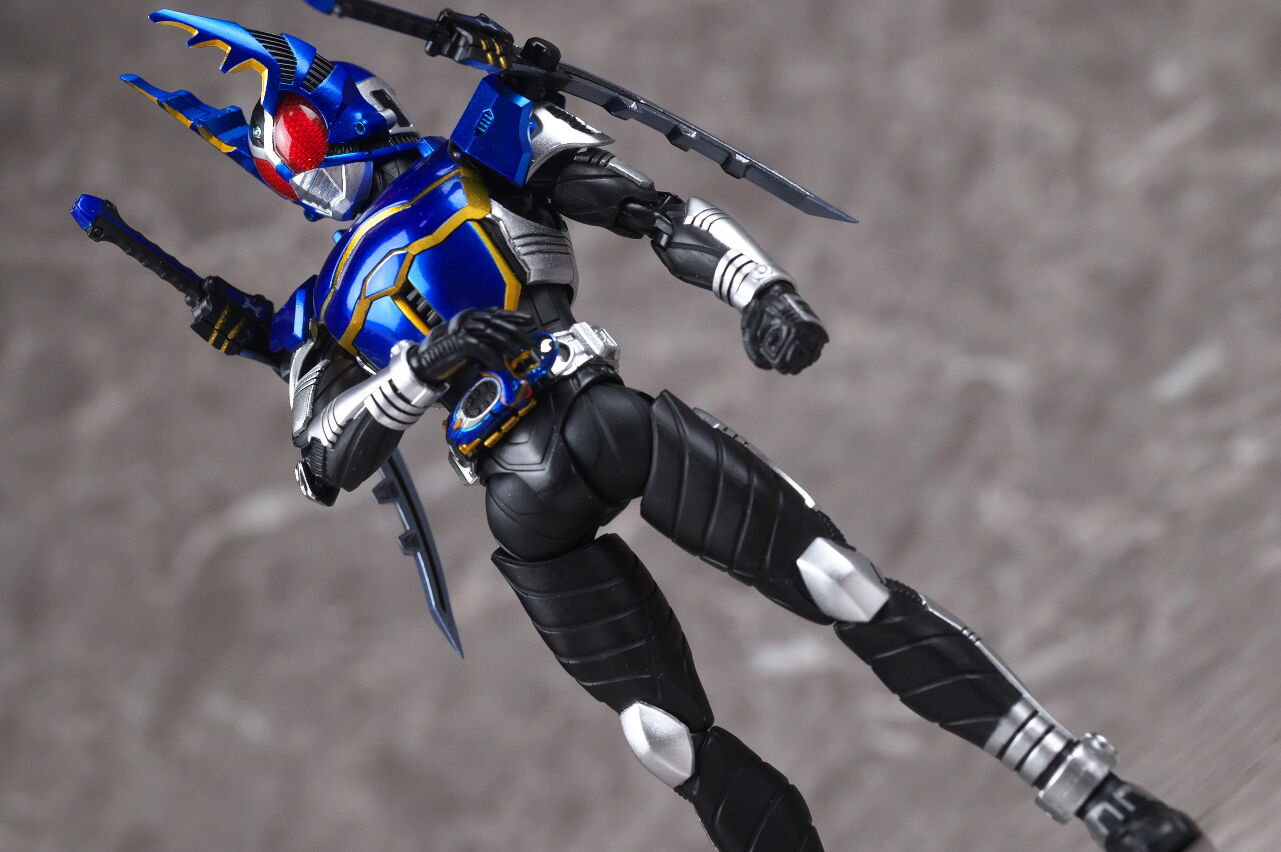 S.H.フィギュアーツ （真骨彫製法） 仮面ライダーガタック ライダー