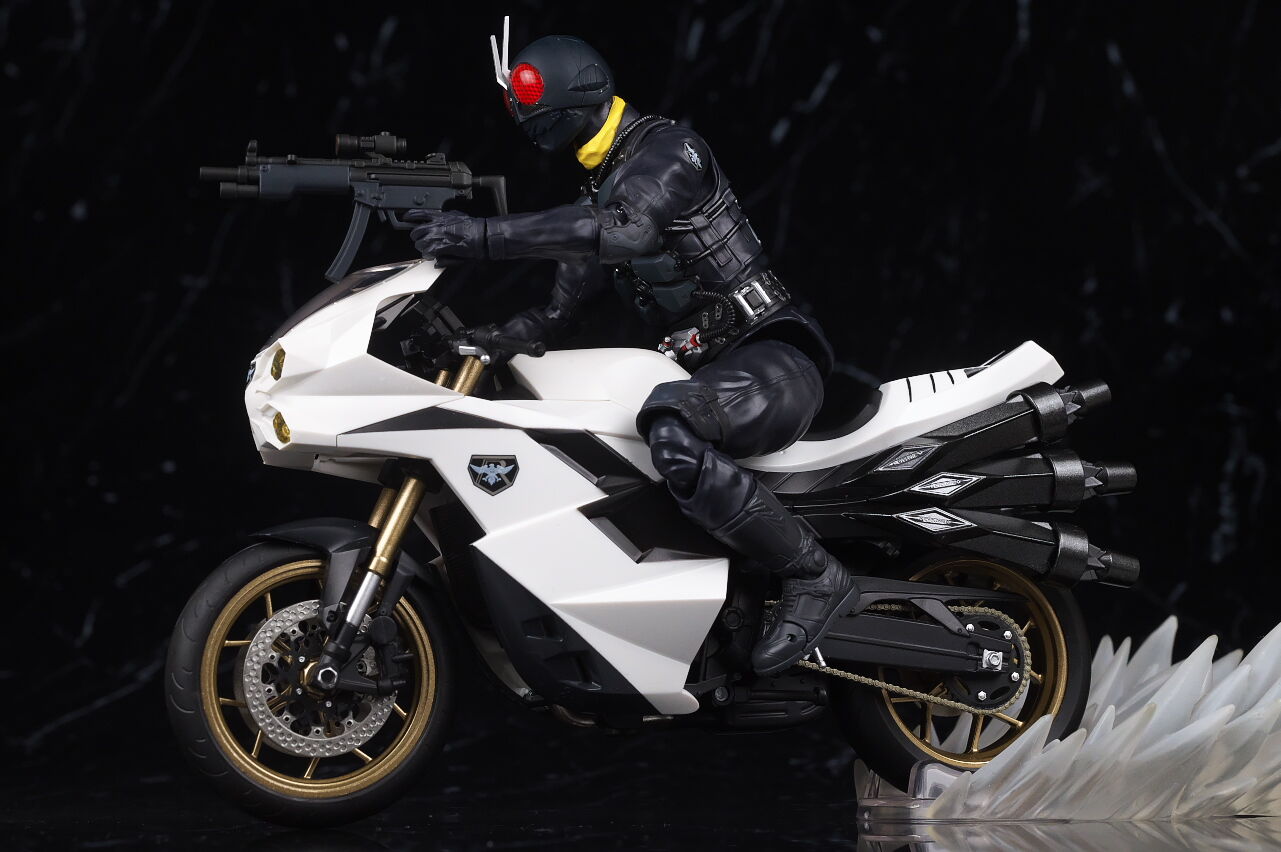 S.H.フィギュアーツ 大量発生型相変異バッタオーグ搭乗用サイクロン号
