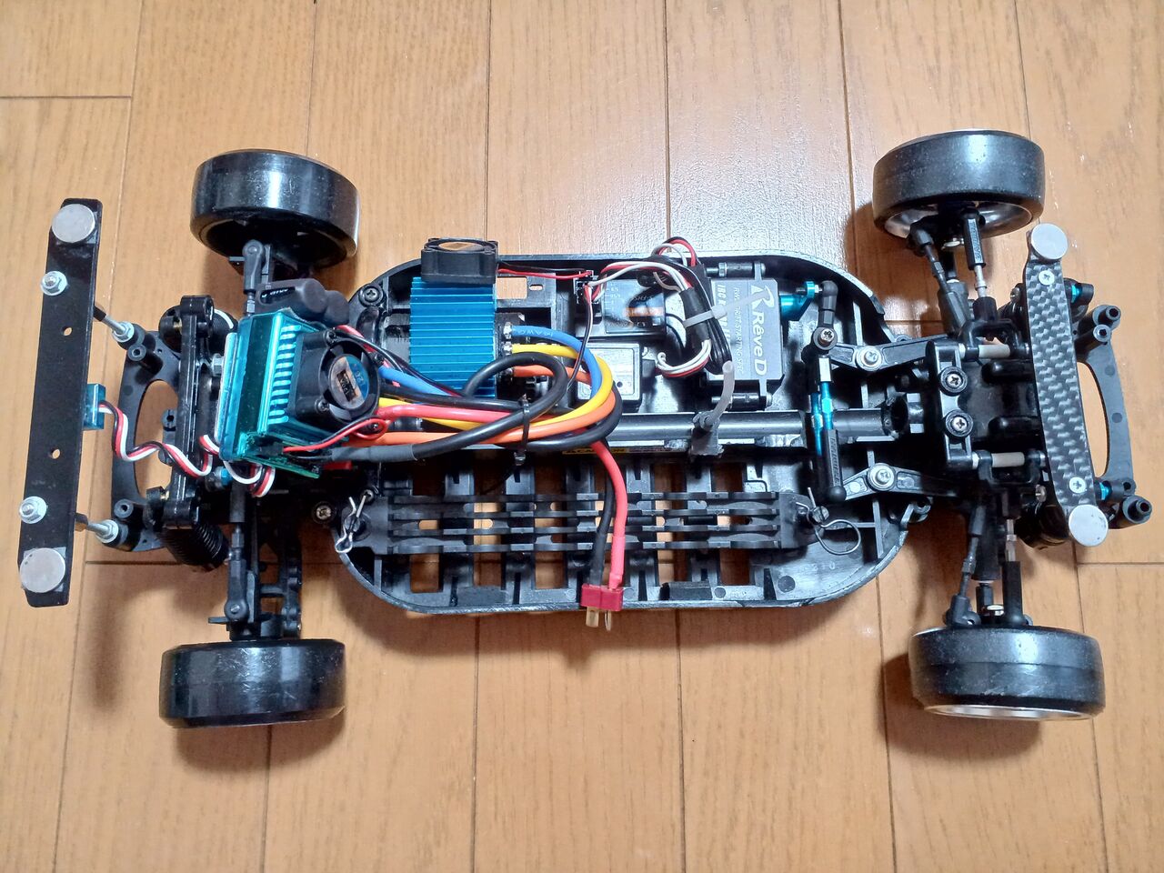2024/6/8の作業：タミヤ TT-01のフロントモーター化① : お父さんの