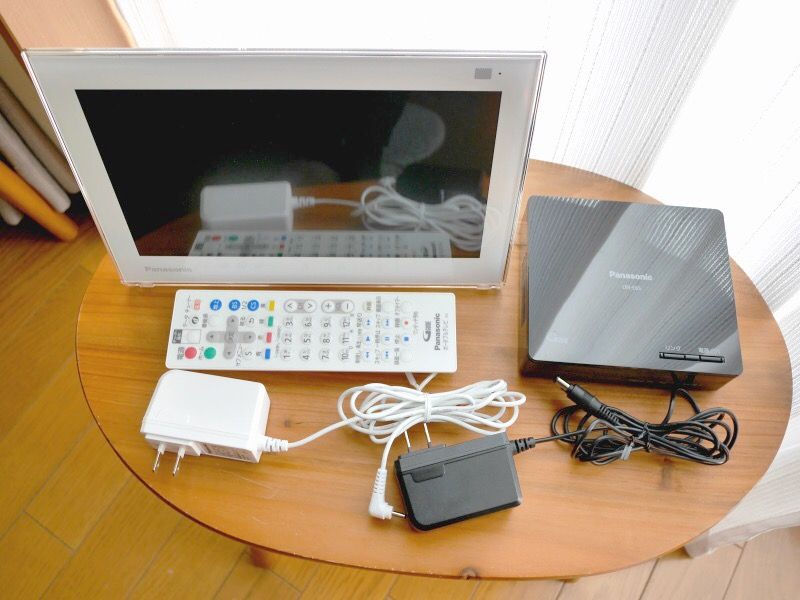 Panasonic VIERA UN-10E7-W ポータブルテレビ 概要 ポータブル地上・BS