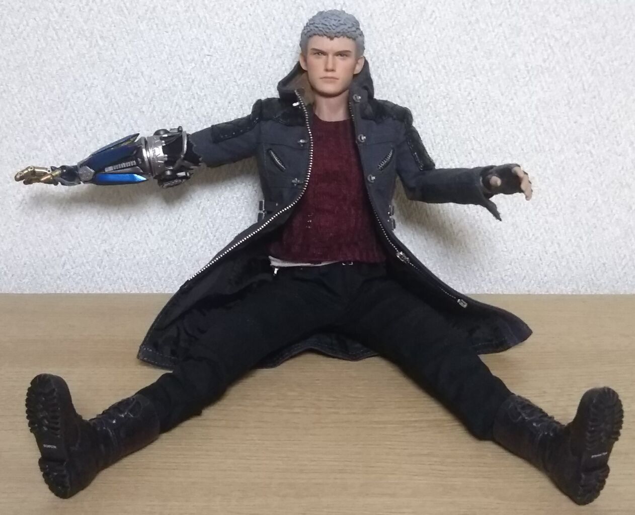 デビルメイクライ5のネロの1/6スケール可動フィギュア♪】ASMUS TOYS