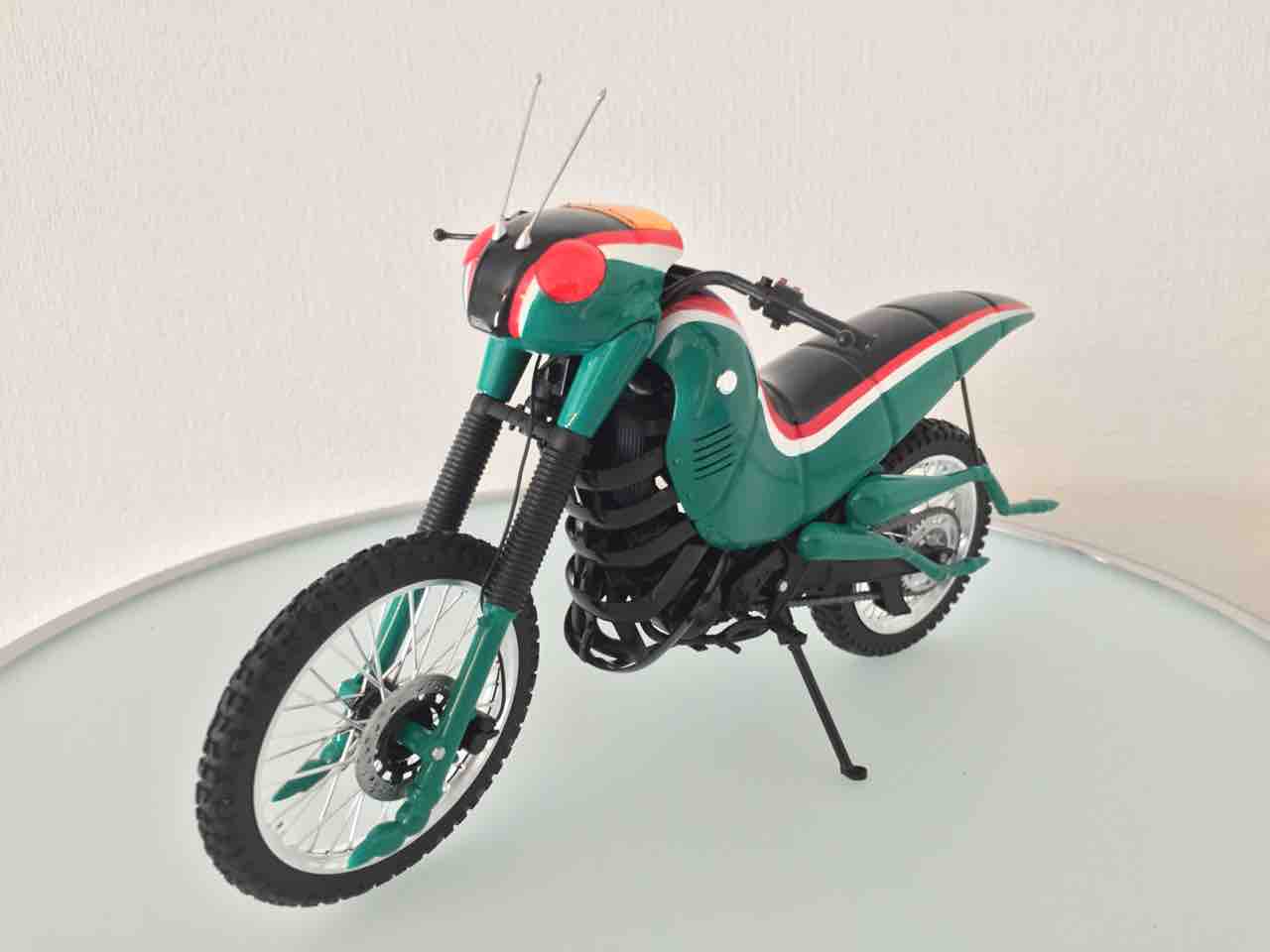 バトルホッパー フィギュアーツ用 完成編 : 特撮フィギュアの可動化