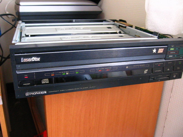 今日はLD（レーザーディスク CLD-7）の修理。 : カメラと写真が大好き