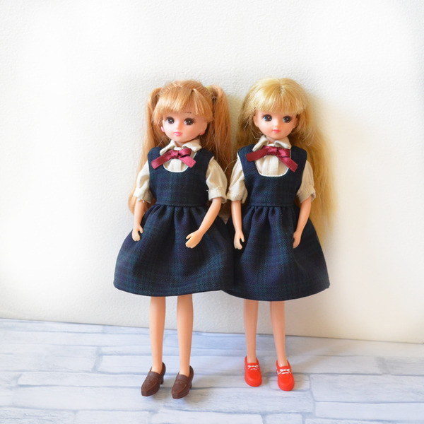 22cmドールサイズのジャンパースカートとブラウス/グーグル