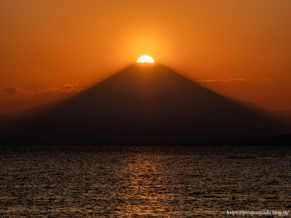 葉山町 森戸神社からのダイヤモンド富士：2023年4月9日 : 悠々