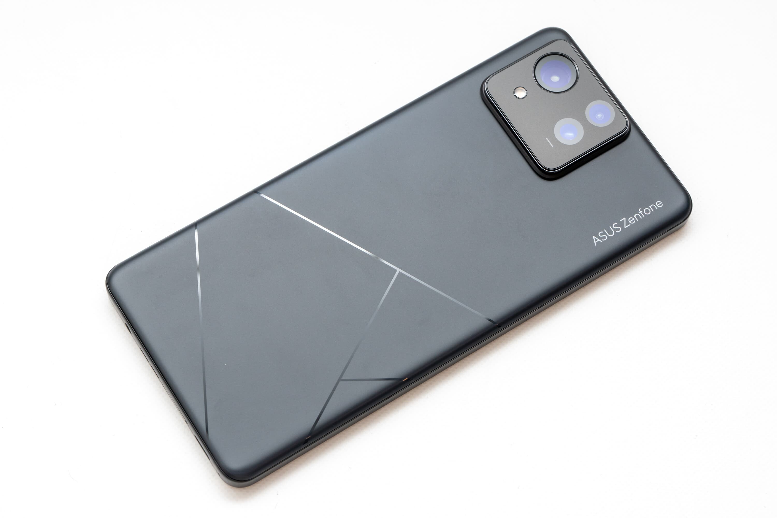 Zenfone 11 Ultra レビュー 必要なものが全部入った大画面万能スマホ