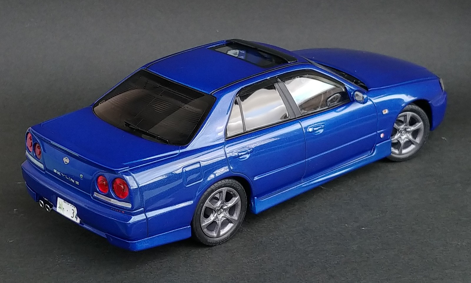アオシマ 日産 スカイライン 25GT-TURBO (ER34,4ドア後期型)※ : 豆魂