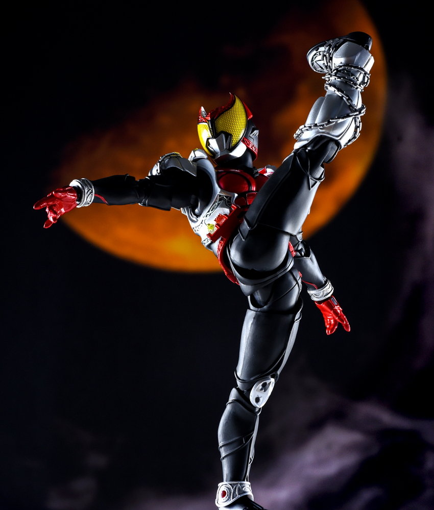SHFiguarts 真骨彫製法 仮面ライダーキバ キバフォーム Amazon.co.jp