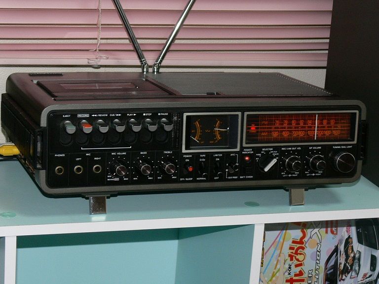 ラジカセ修理夜話 ナショナル RS-4400 写真集 : 私の青空