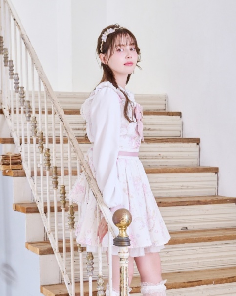 ジュエリー柄ワンピース ｜ LIZ LISA（リズリサ）公式通販 ｜ Tokyo