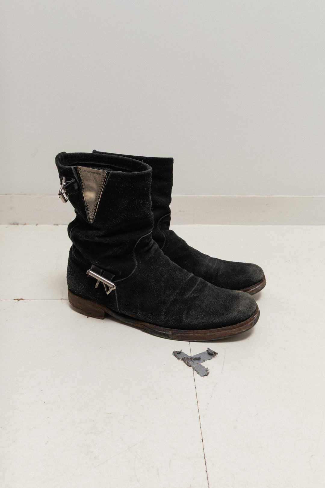 UNDERCOVER - FW04 « But Beautiful » Suede engineer boots with
