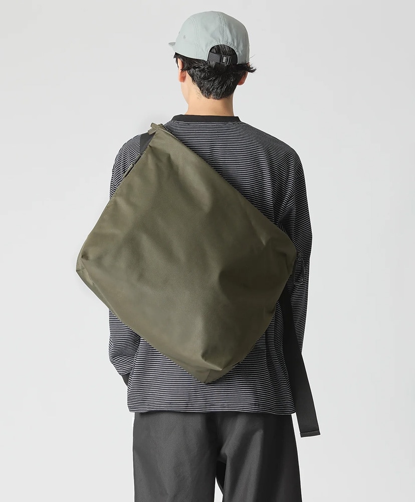 Nylon Messenger Bag(FREE Grey/グレー): meltum