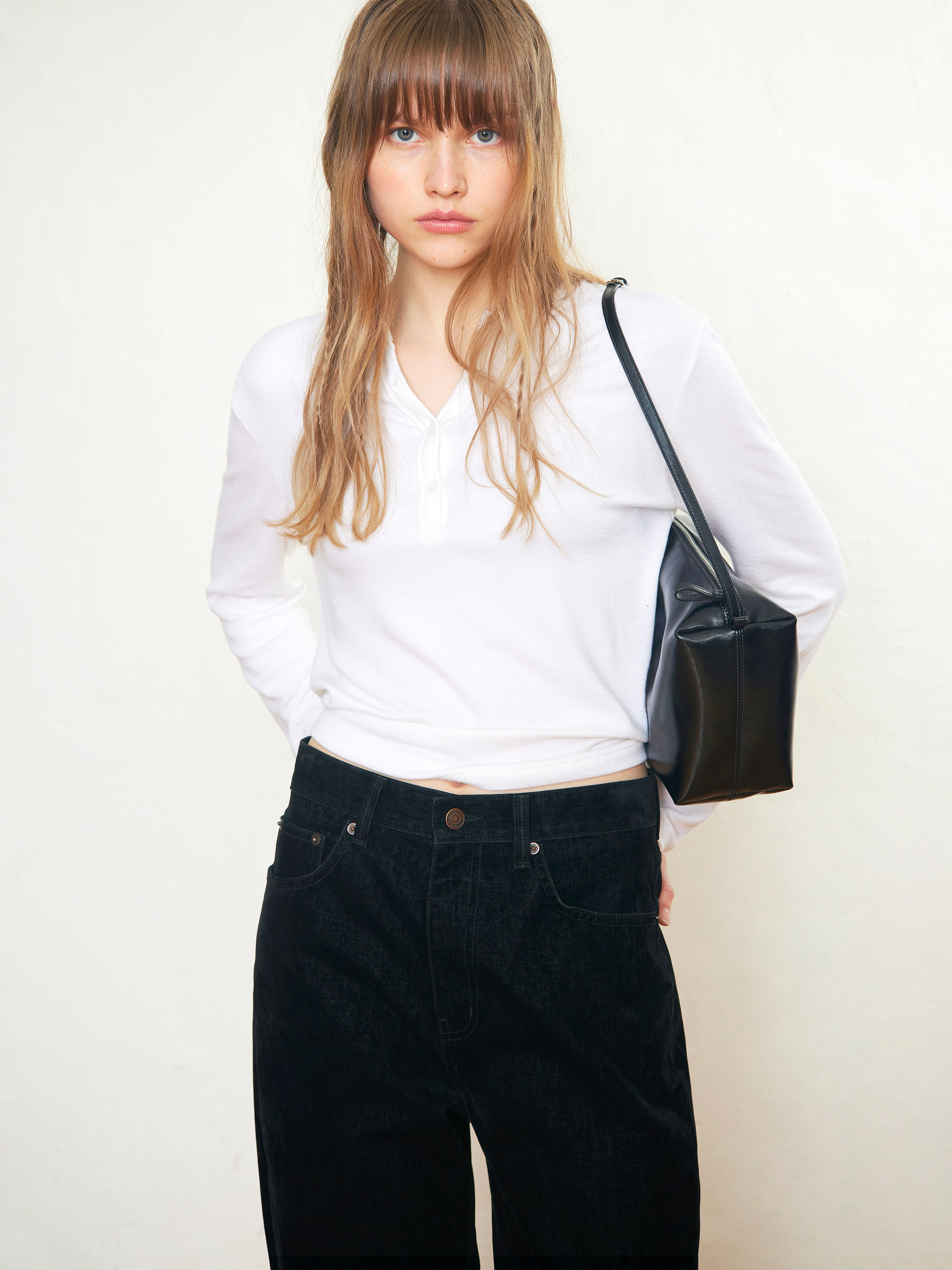 MUSINSA | LOW CLASSIC LEATHER CARAMEL BOX BAG_BLACK_LC257BA04BK