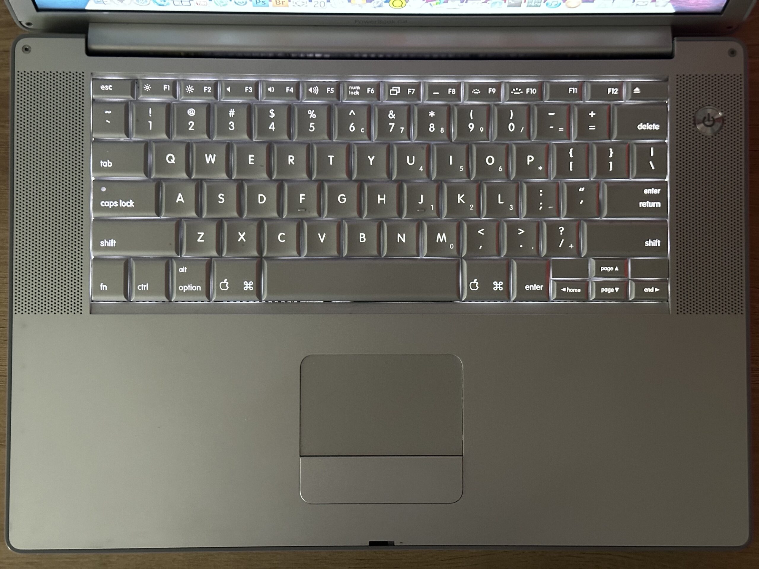Picturing a Late 2005 15-Inch Hi-Res PowerBook G4 - Low End MacLow