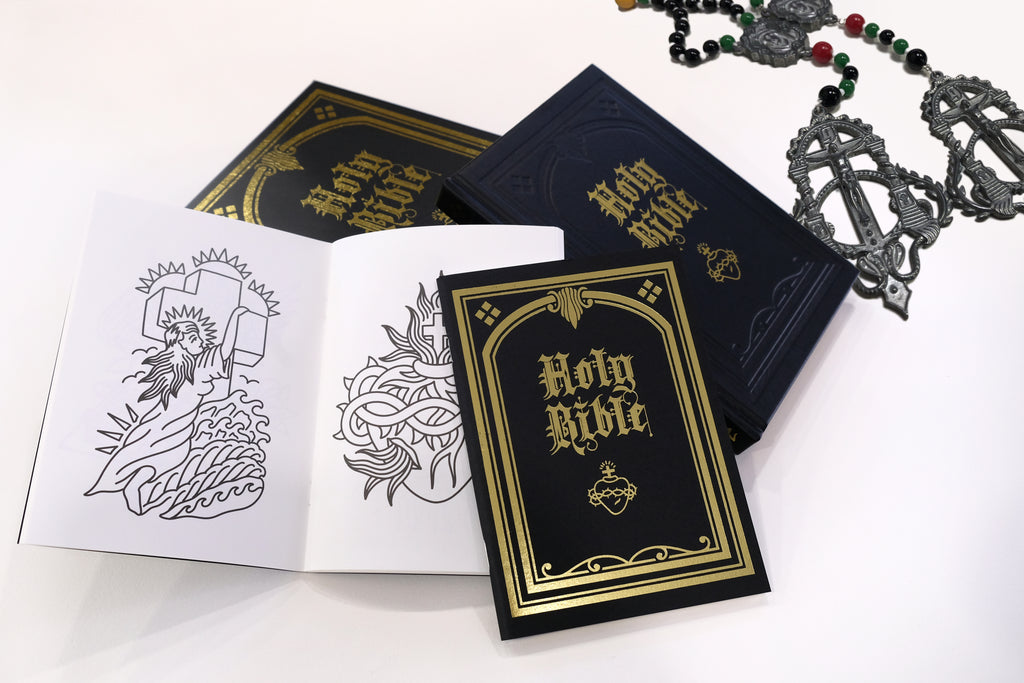 Holy Bible: Deluxe Package – LLL Books
