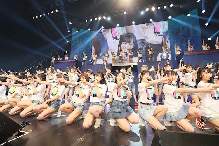 AKB48結成15年目の単独コンサートにメンバー107人出演、チーム8横アリ