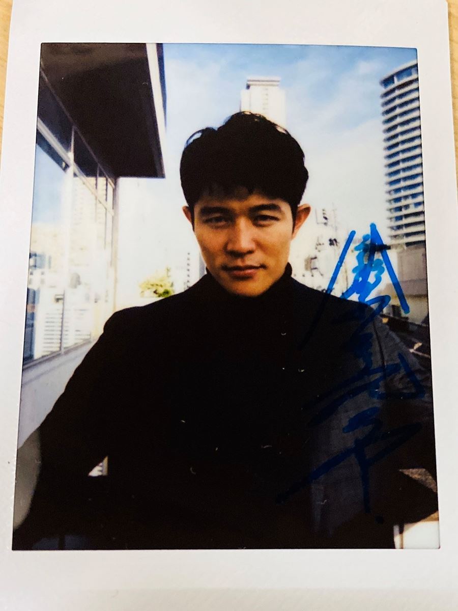プレゼント】鈴木亮平 サイン入りチェキを1名様に！ の画像・写真