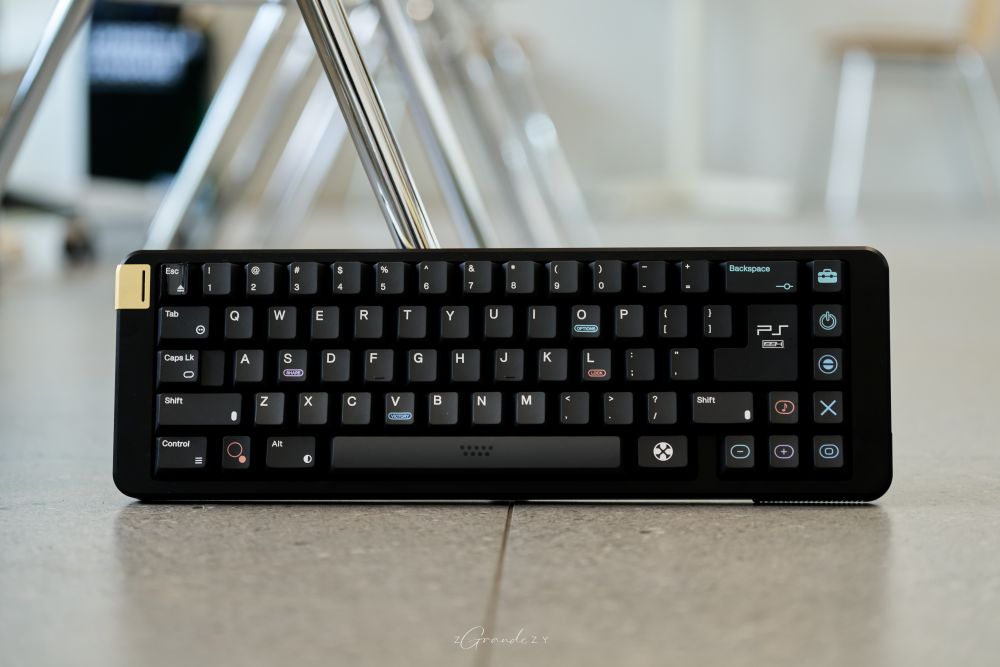 80Retros PS1994 Keycaps Black and Silver – Cherry Profile All in