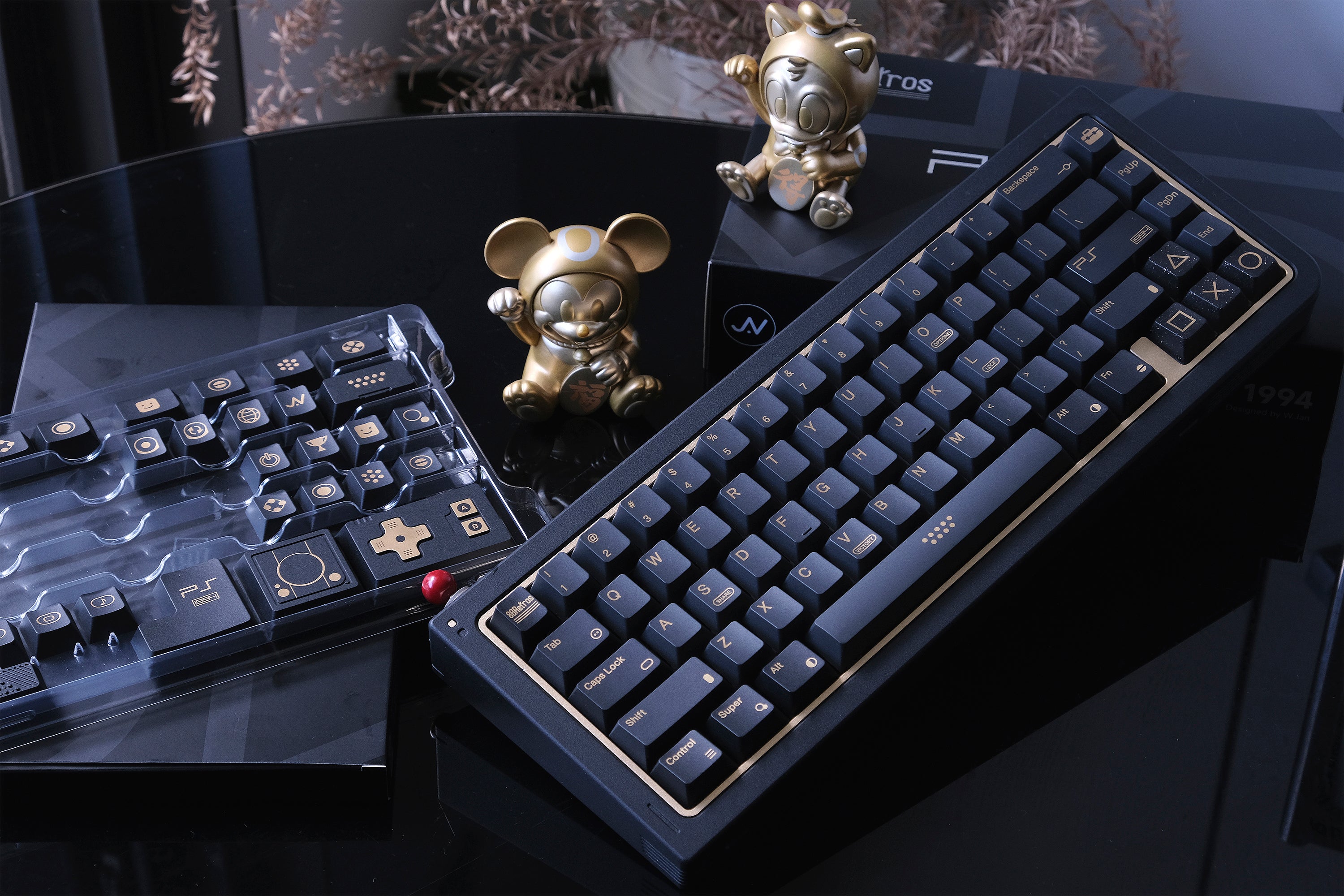 80Retros PS1994 Keycaps Black and Gold – Cherry Profile All in One