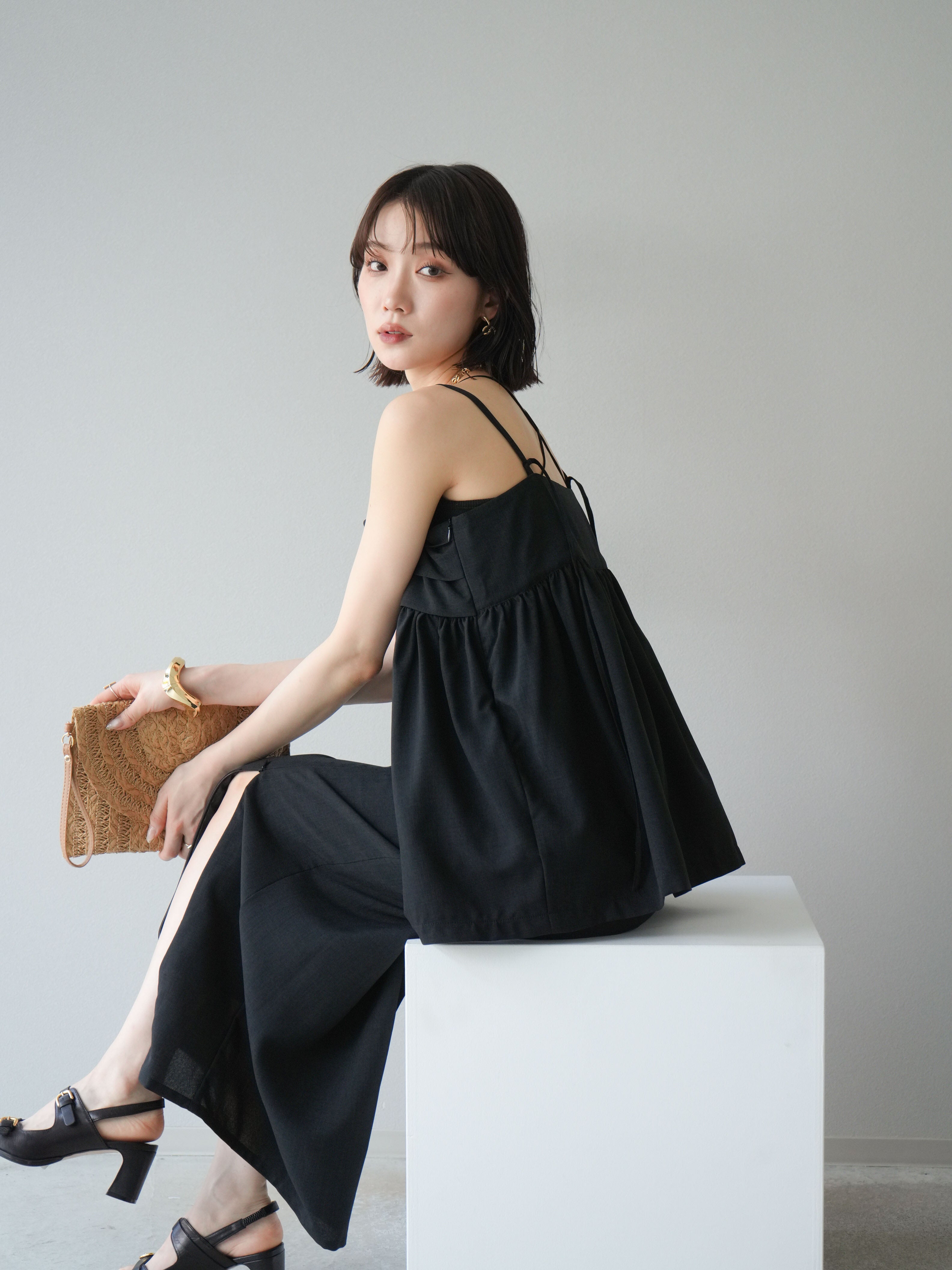 予約]リネンライクビスチェデザインキャミソール/ブラック – Lumier