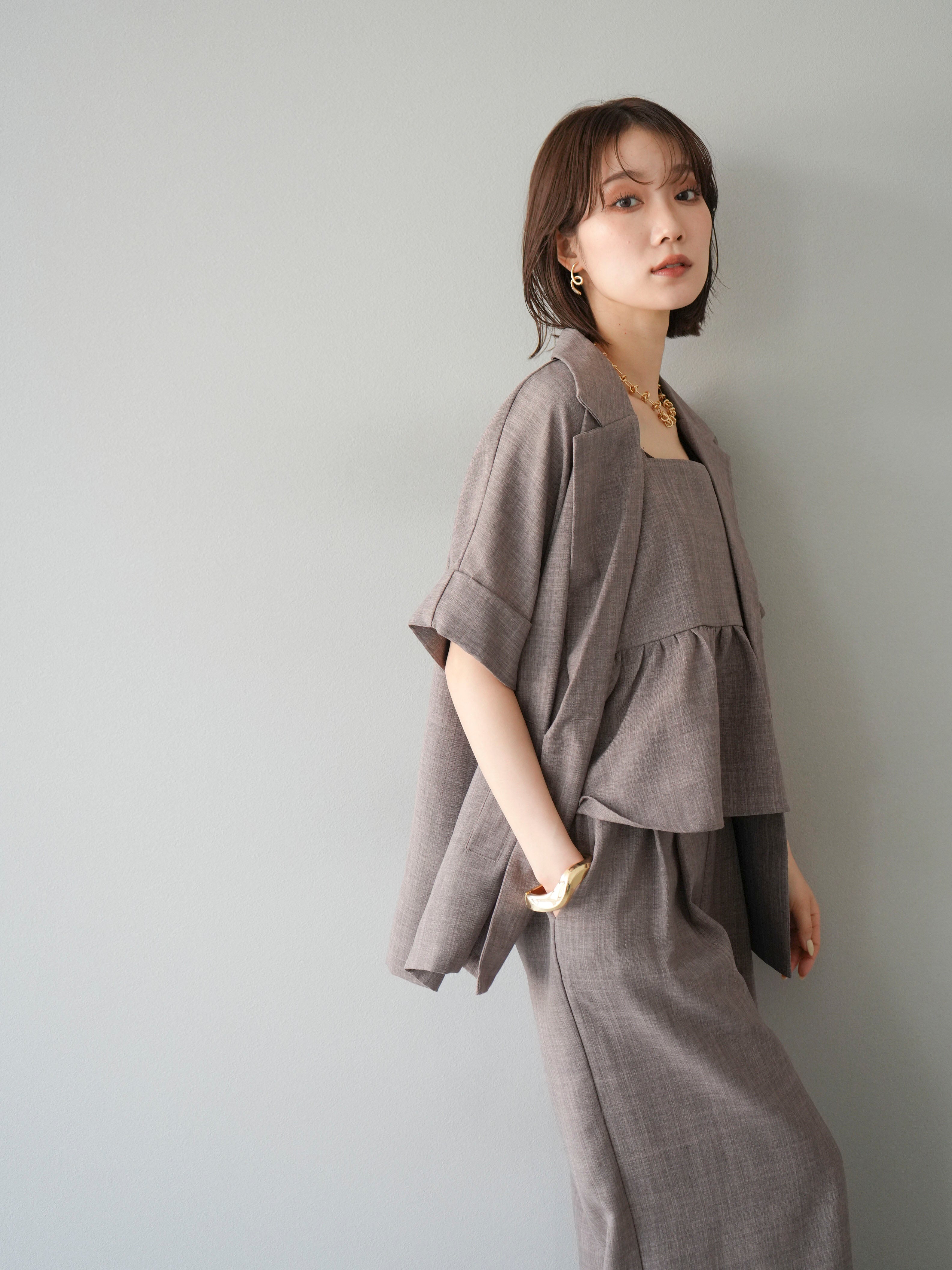 SET]リネンライクハーフテーラードジャケット+リネンライクビスチェ+